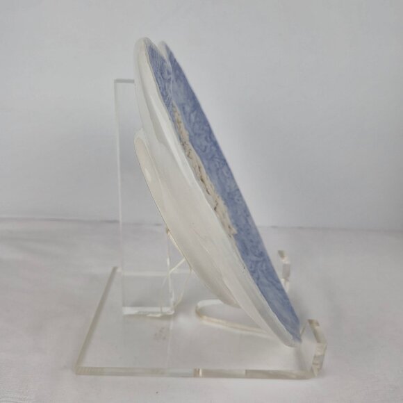 Heart Shaped Glazed Ceramic Plate with Embossed Cherubs - Picture 9 of 16